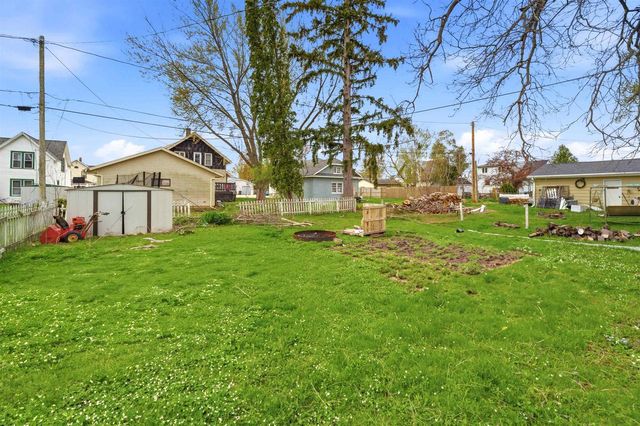 314 E HANCOCK STREET, New London, WI 54961