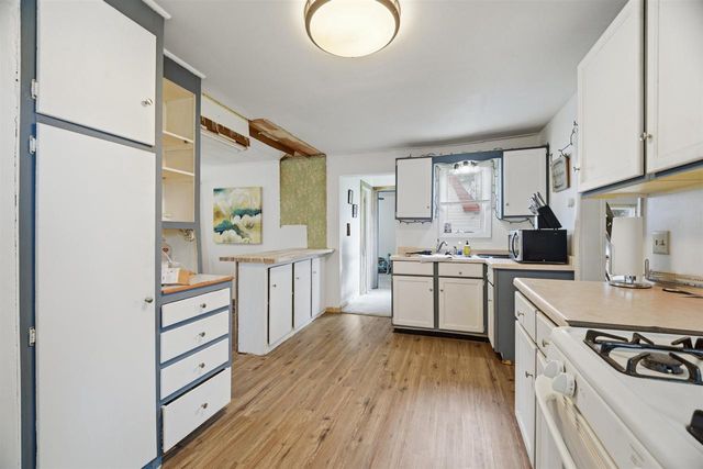 314 E HANCOCK STREET, New London, WI 54961