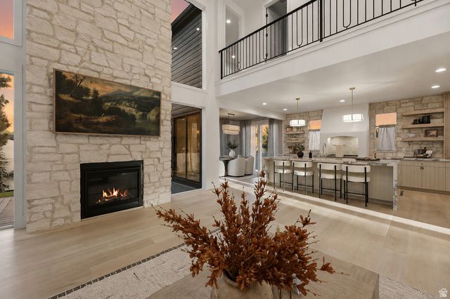 8554 S LYNWOOD ST, Sandy, UT 84070