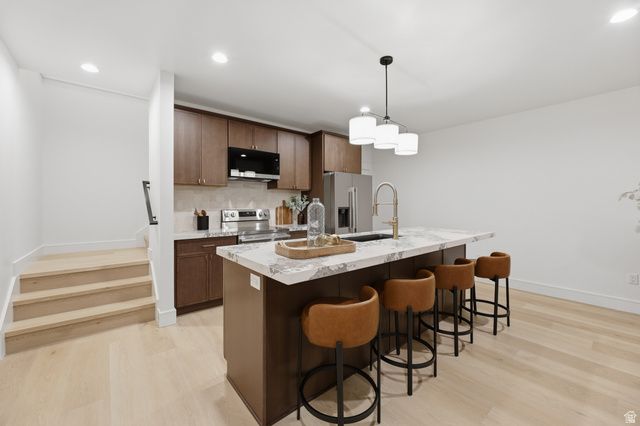 8554 S LYNWOOD ST, Sandy, UT 84070