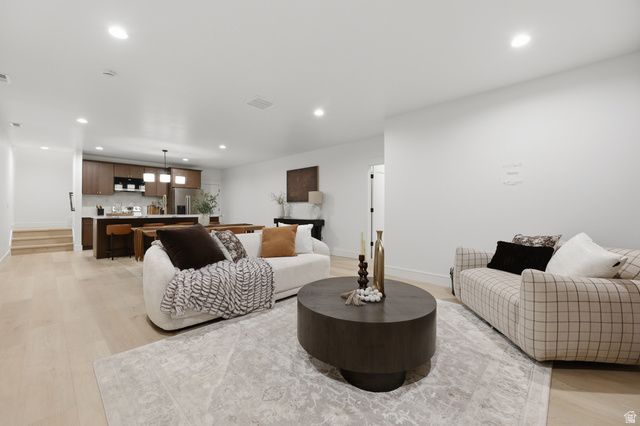 8554 S LYNWOOD ST, Sandy, UT 84070