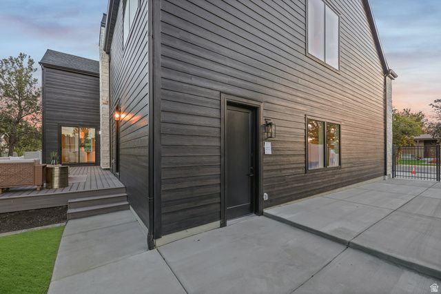8554 S LYNWOOD ST, Sandy, UT 84070