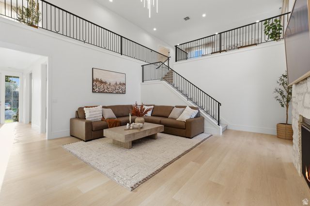 8554 S LYNWOOD ST, Sandy, UT 84070