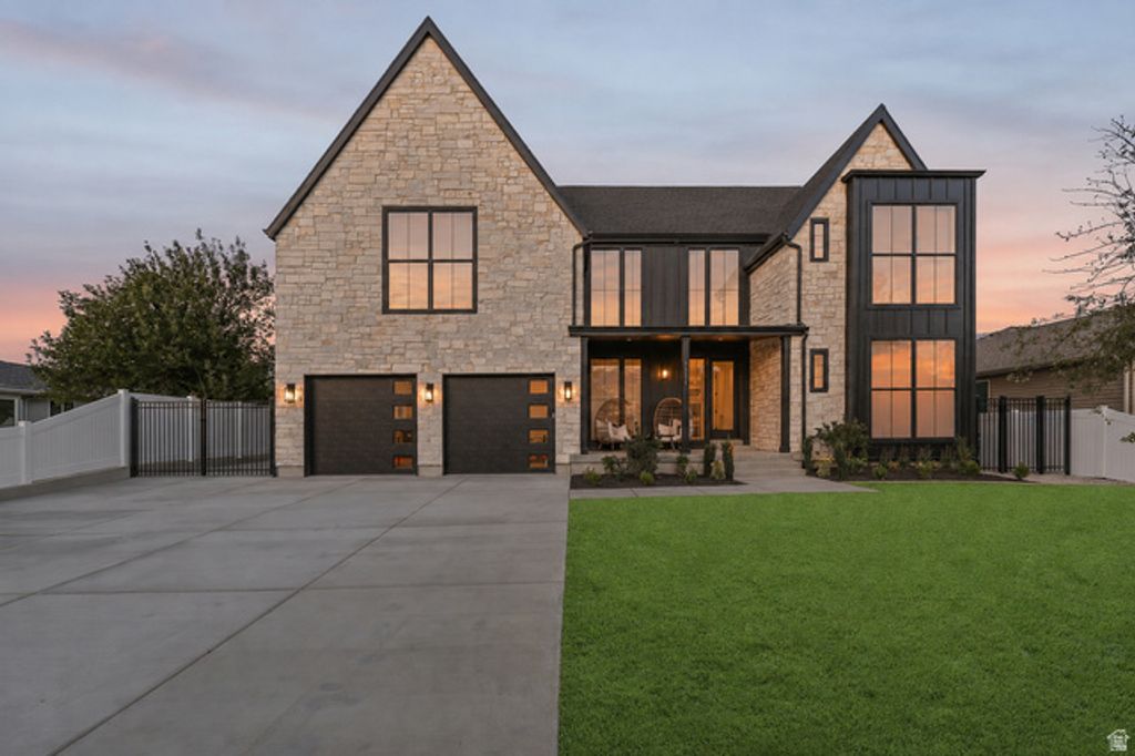 8554 S LYNWOOD ST, Sandy, UT 84070 — exterior