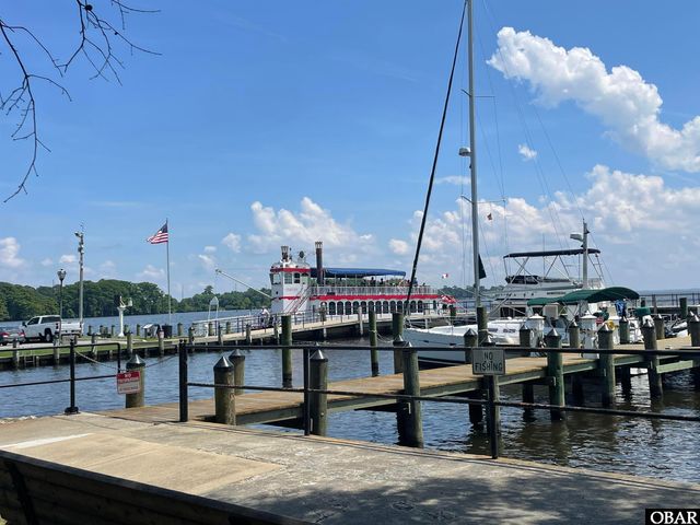 102 W Eden Street, Edenton, NC 27932