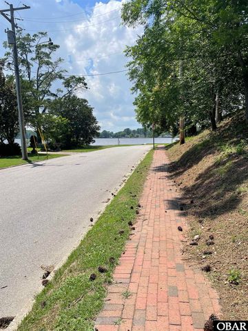 102 W Eden Street, Edenton, NC 27932