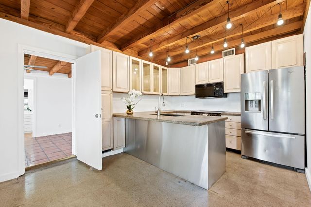 2020 NE 4th Avenue 1, Wilton Manors, FL 33305
