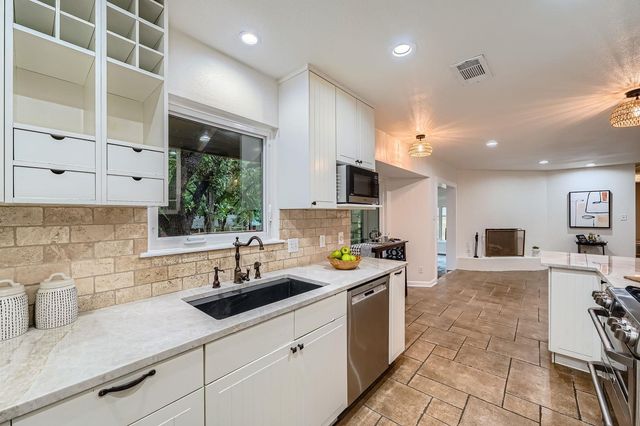 3501 Fleetwood DR, Austin, TX 78704