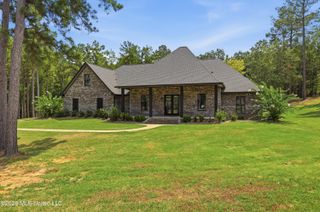 113 Trails End, Flora, MS 39071