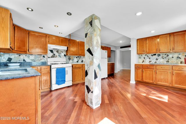 172 Park Avenue, Keansburg, NJ 07734
