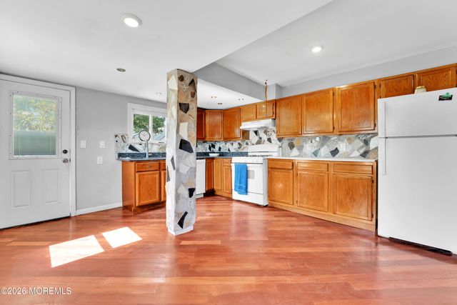172 Park Avenue, Keansburg, NJ 07734