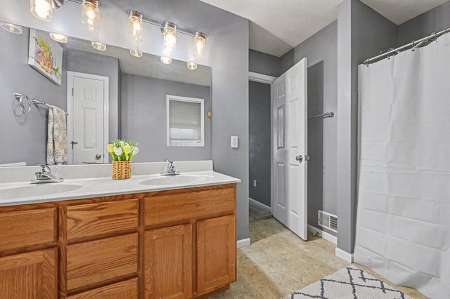315 Abbington Circle, Battle Creek City, MI 49015