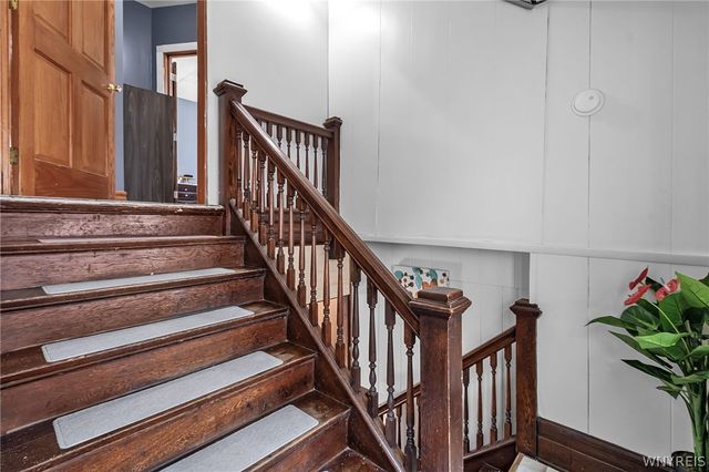 61 Burch Avenue, West Seneca, NY 14210