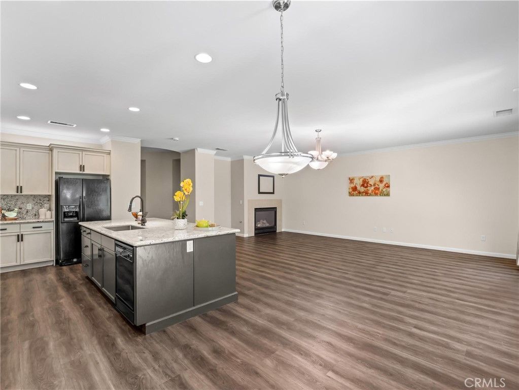 Image 11 of property listing at 2222 Carson, Clovis, CA 93611