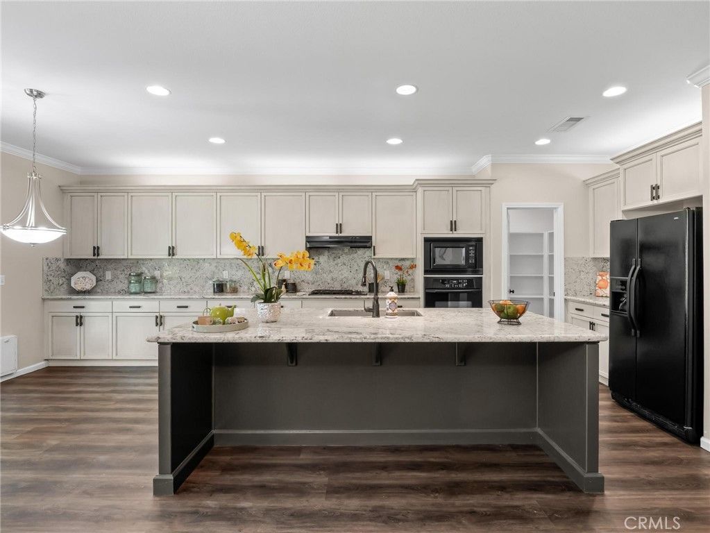 Image 14 of property listing at 2222 Carson, Clovis, CA 93611
