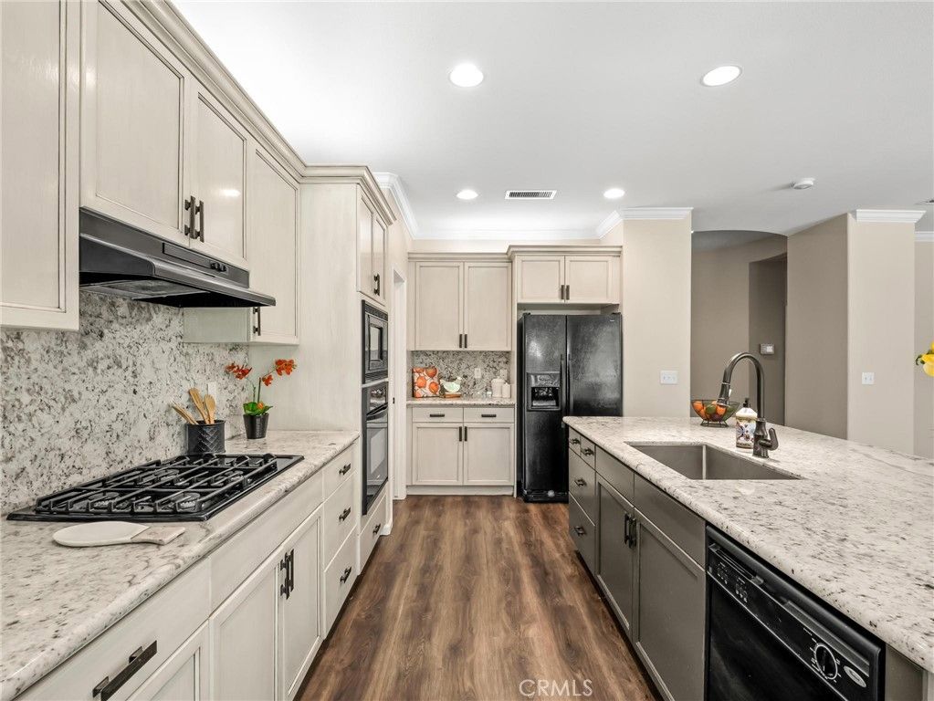 Image 15 of property listing at 2222 Carson, Clovis, CA 93611