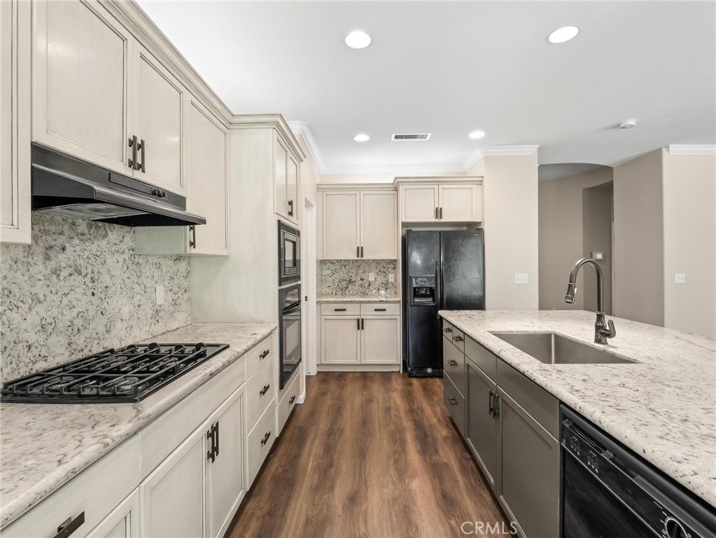 Image 19 of property listing at 2222 Carson, Clovis, CA 93611