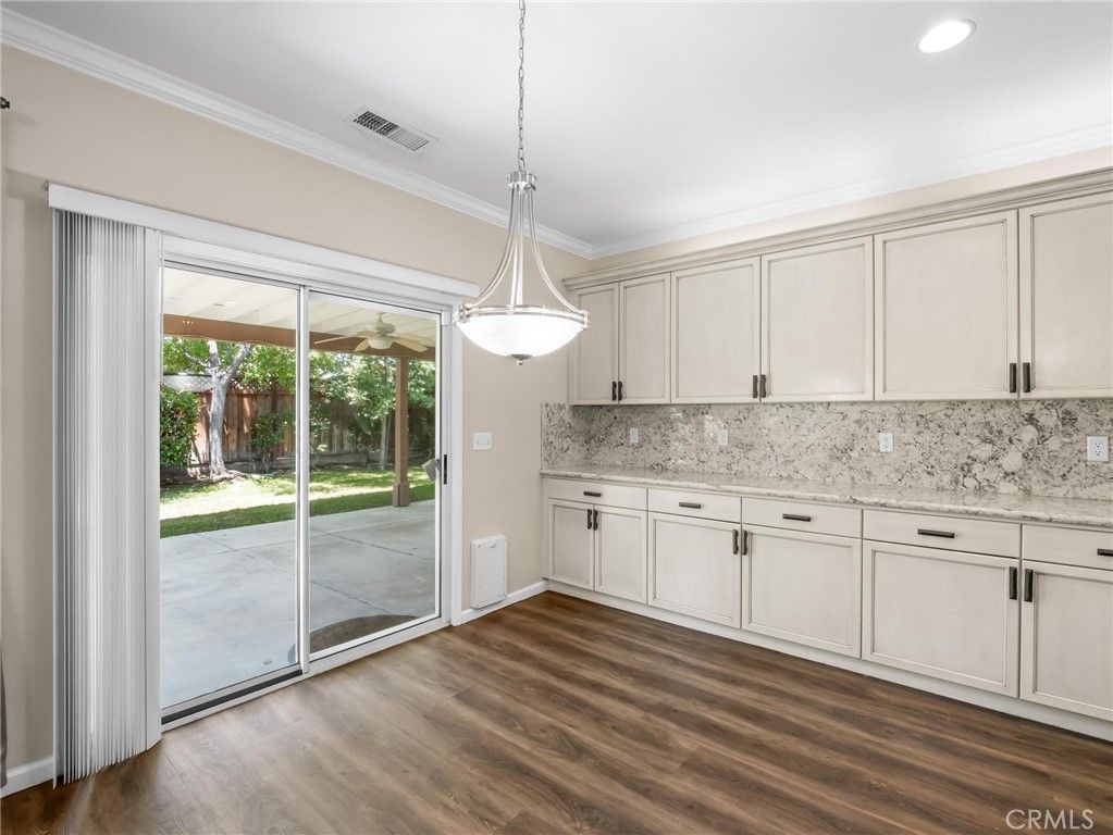 Image 21 of property listing at 2222 Carson, Clovis, CA 93611
