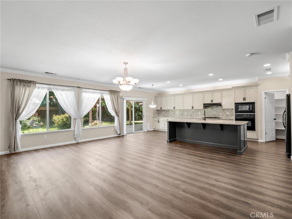 Image 24 of property listing at 2222 Carson, Clovis, CA 93611