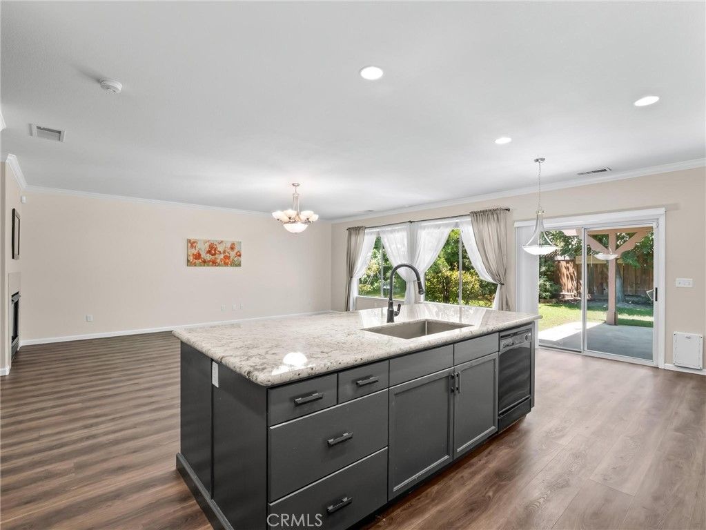 Image 26 of property listing at 2222 Carson, Clovis, CA 93611