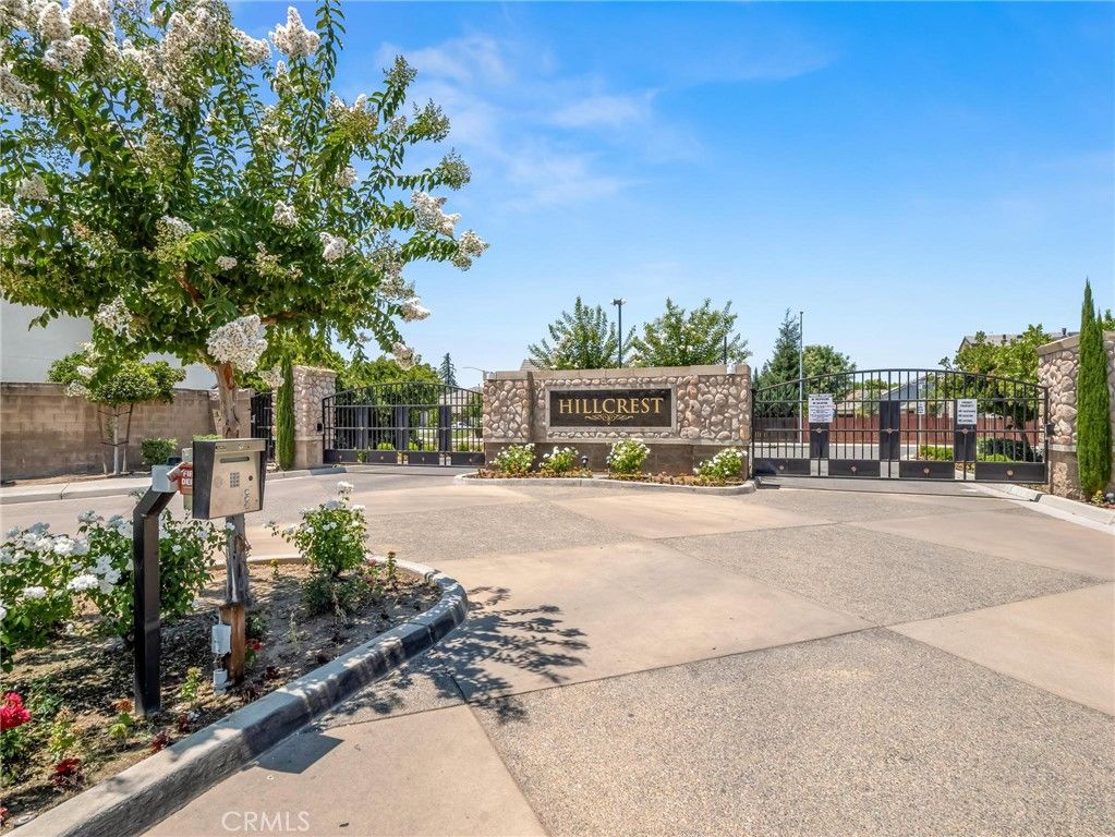 Image 3 of property listing at 2222 Carson, Clovis, CA 93611