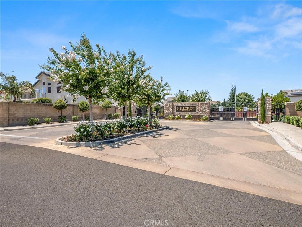 Image 60 of property listing at 2222 Carson, Clovis, CA 93611