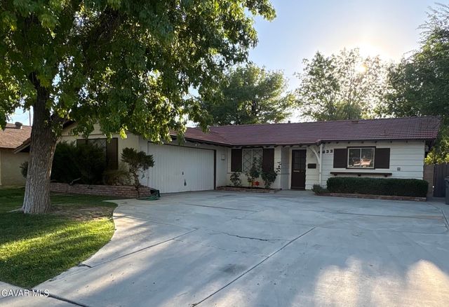 44933 W 17th Street, Lancaster, CA 93534