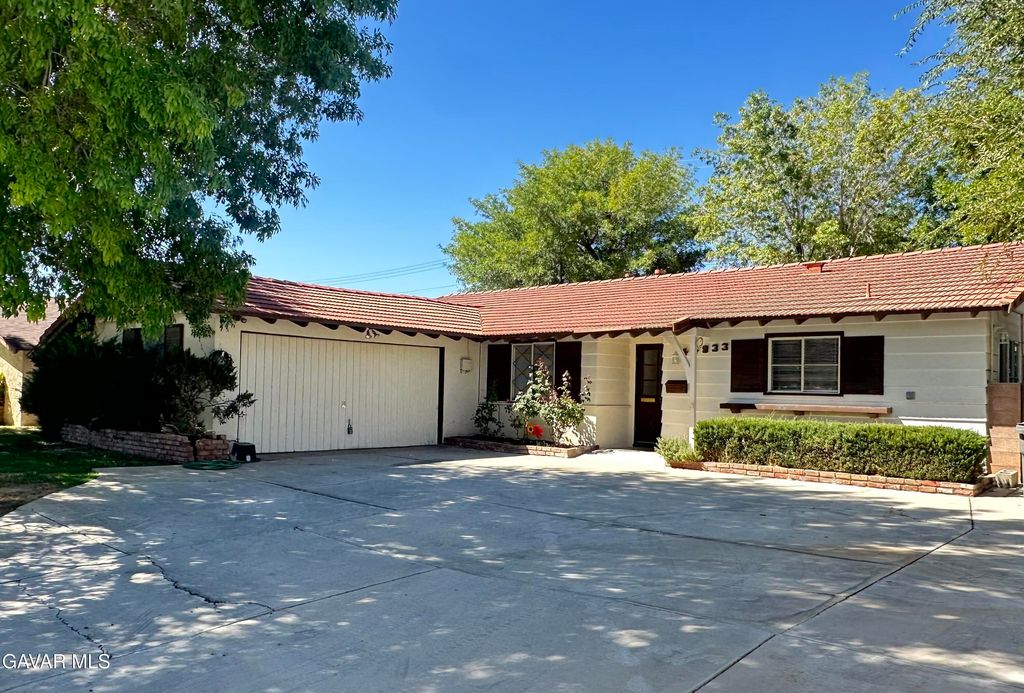 44933 W 17th Street, Lancaster, CA 93534