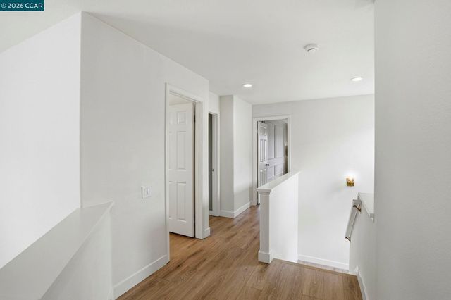 37 Seabreeze Dr, Richmond, CA 94804