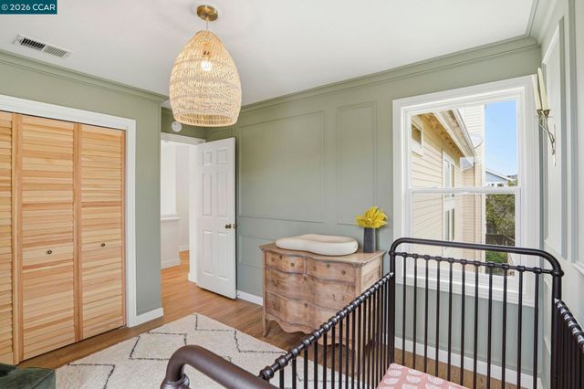 37 Seabreeze Dr, Richmond, CA 94804