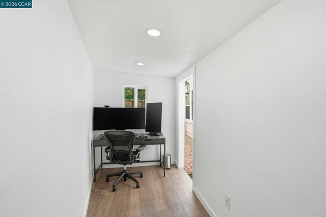 37 Seabreeze Dr, Richmond, CA 94804