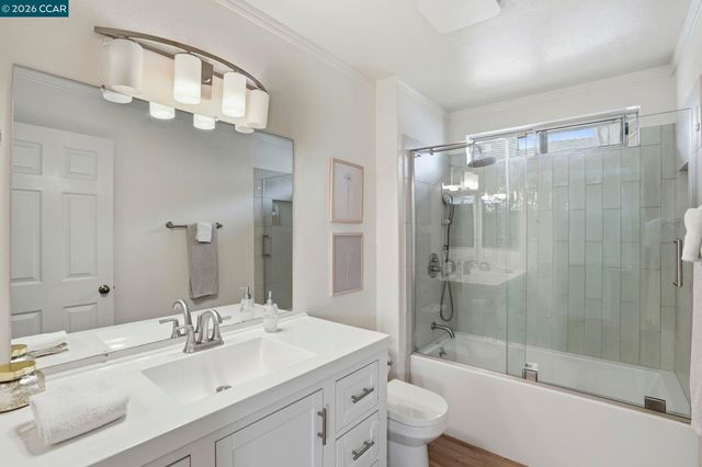 37 Seabreeze Dr, Richmond, CA 94804