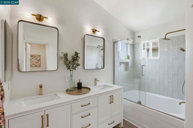 37 Seabreeze Dr, Richmond, CA 94804