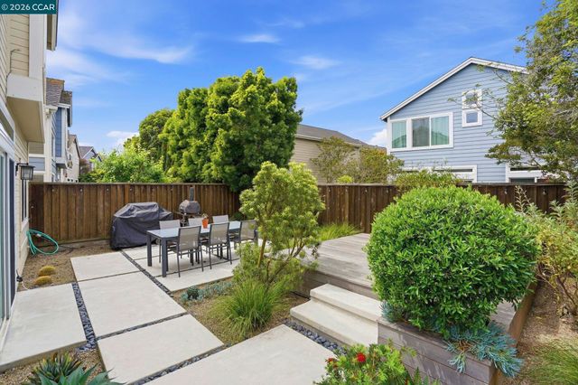 37 Seabreeze Dr, Richmond, CA 94804