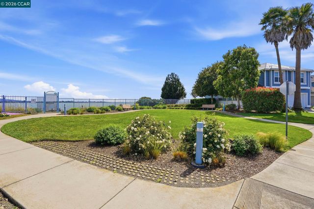 37 Seabreeze Dr, Richmond, CA 94804