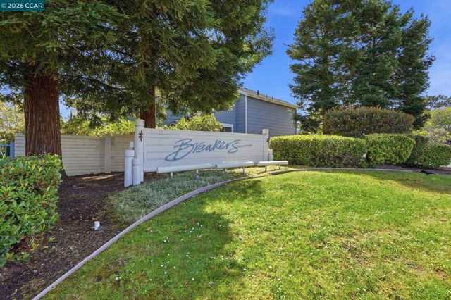37 Seabreeze Dr, Richmond, CA 94804