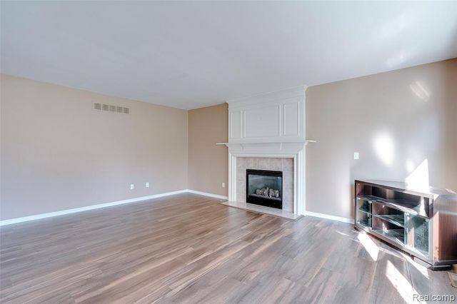 47071 Sherstone Drive, Canton, MI 48188