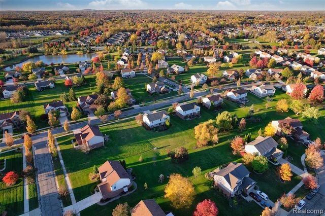 47071 Sherstone Drive, Canton, MI 48188