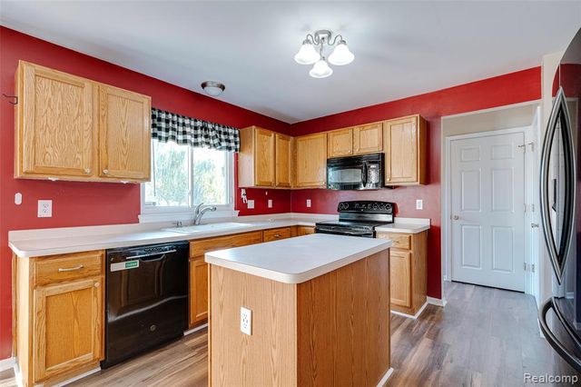 47071 Sherstone Drive, Canton, MI 48188