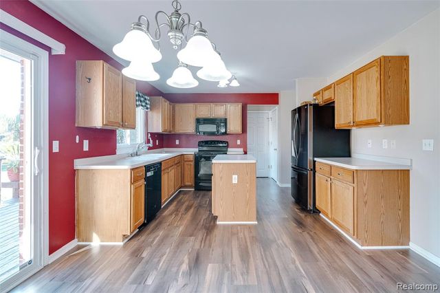 47071 Sherstone Drive, Canton, MI 48188