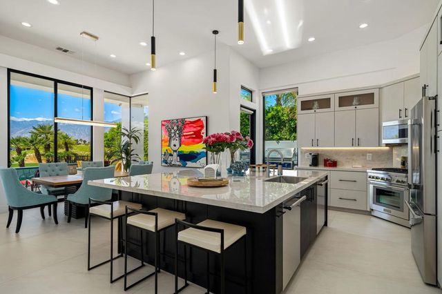 194 Loch Lomond Road, Rancho Mirage, CA 92270