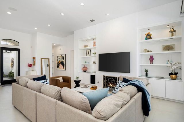 194 Loch Lomond Road, Rancho Mirage, CA 92270