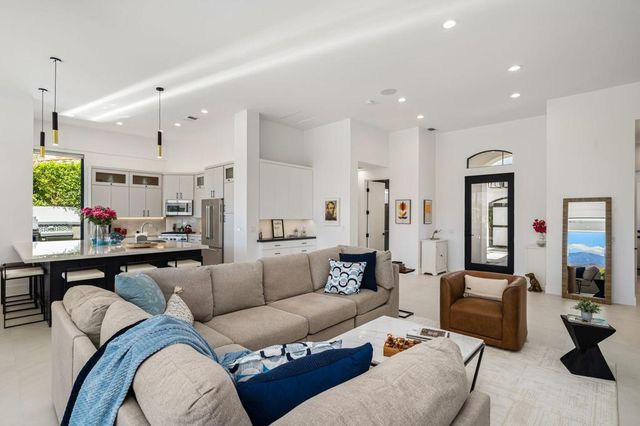 194 Loch Lomond Road, Rancho Mirage, CA 92270