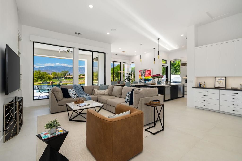 194 Loch Lomond Road, Rancho Mirage, CA 92270