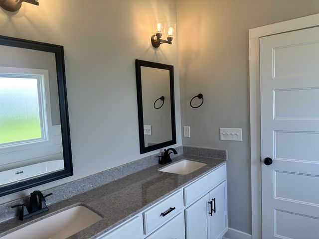 3968 Chapel Hill Rd, Clarksville, TN 37040