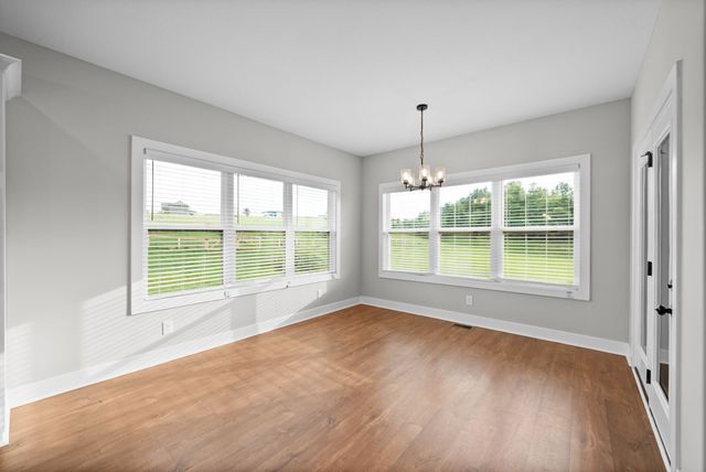 3968 Chapel Hill Rd, Clarksville, TN 37040