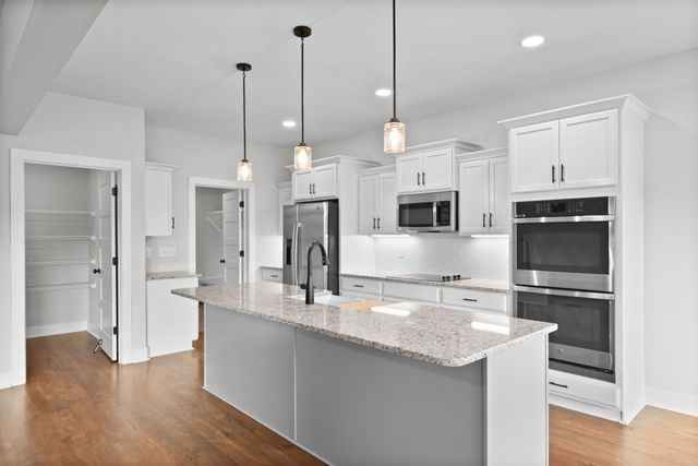 3968 Chapel Hill Rd, Clarksville, TN 37040