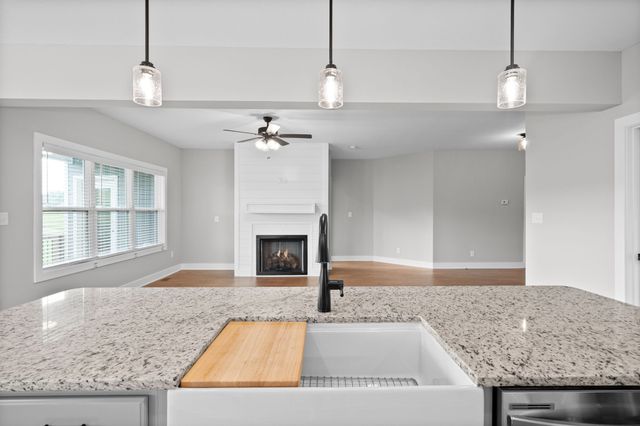 3968 Chapel Hill Rd, Clarksville, TN 37040