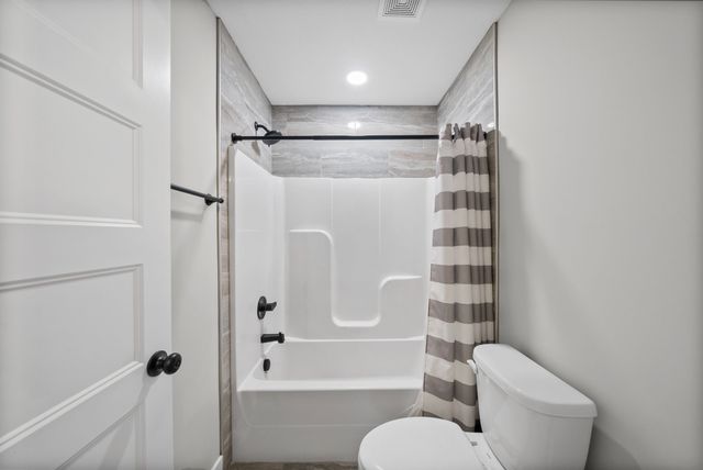3968 Chapel Hill Rd, Clarksville, TN 37040