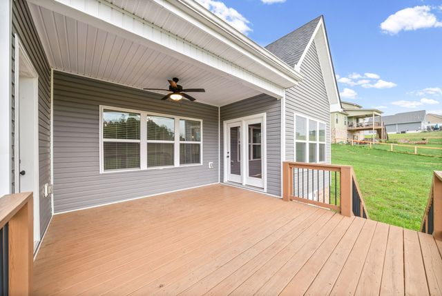 3968 Chapel Hill Rd, Clarksville, TN 37040